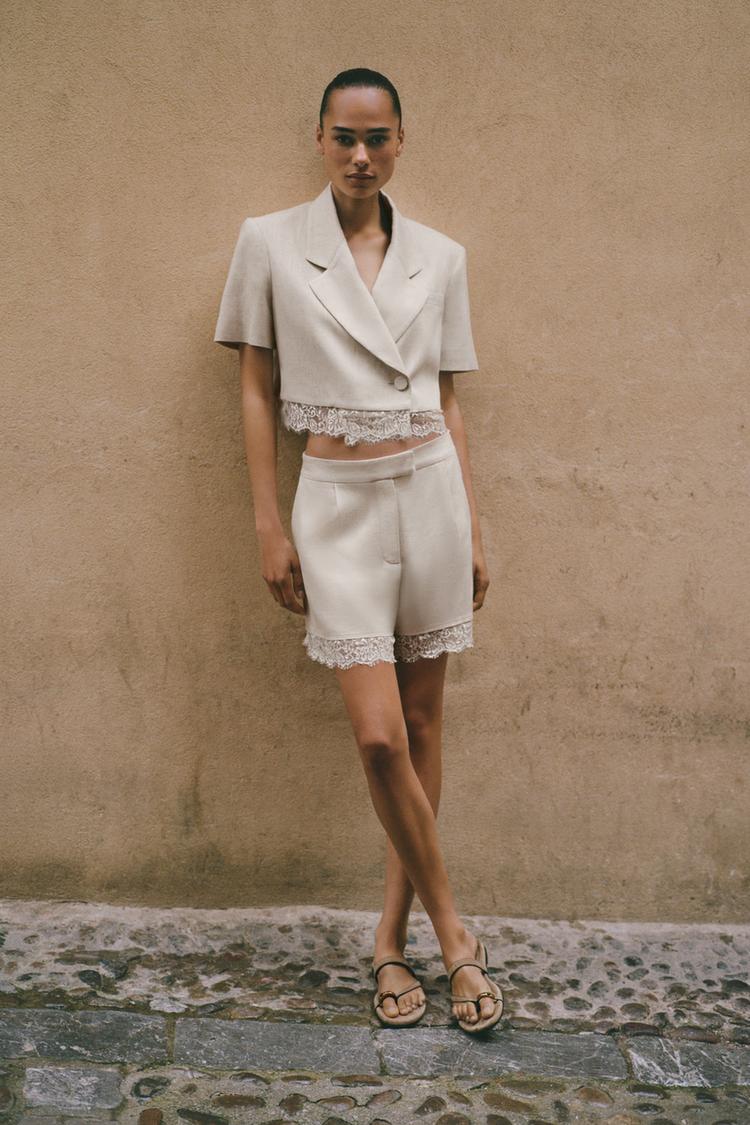a MEGAN Pleated lace short