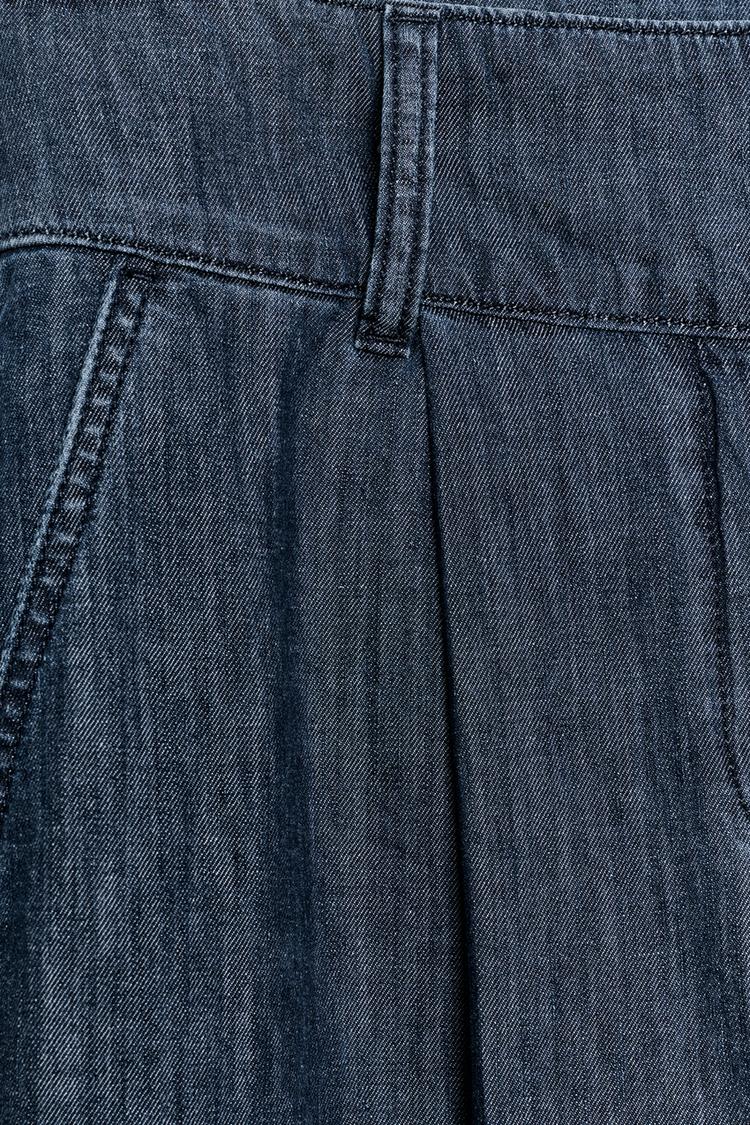 a GIGI Pleated pants