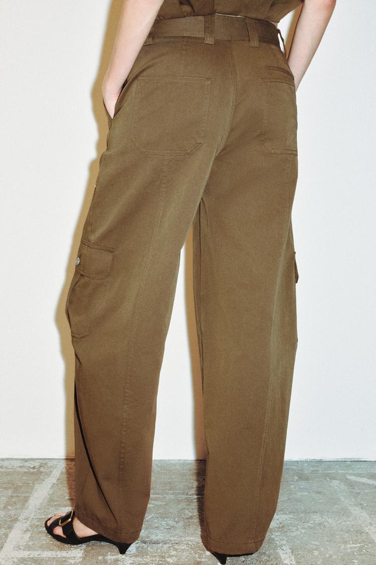 A LARA Barrel Cargo Pocket Pants