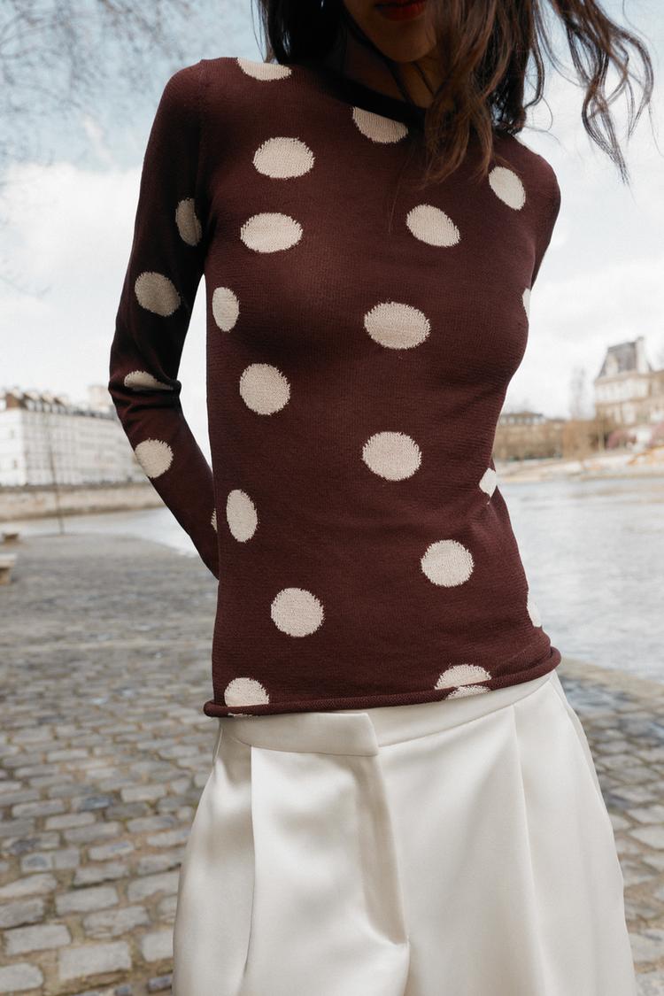 a SIENNA top
