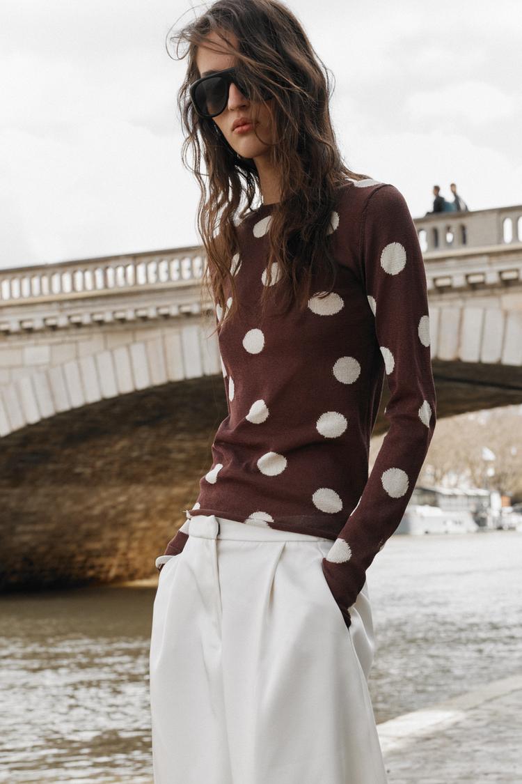 a SIENNA top