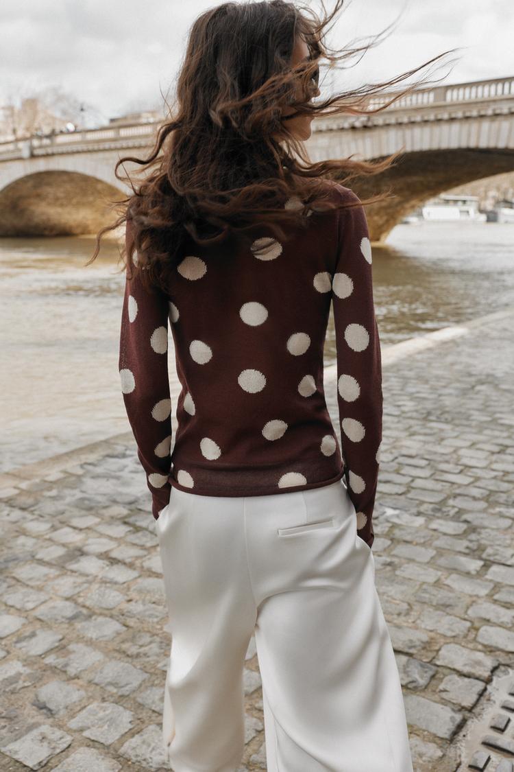 a SIENNA top